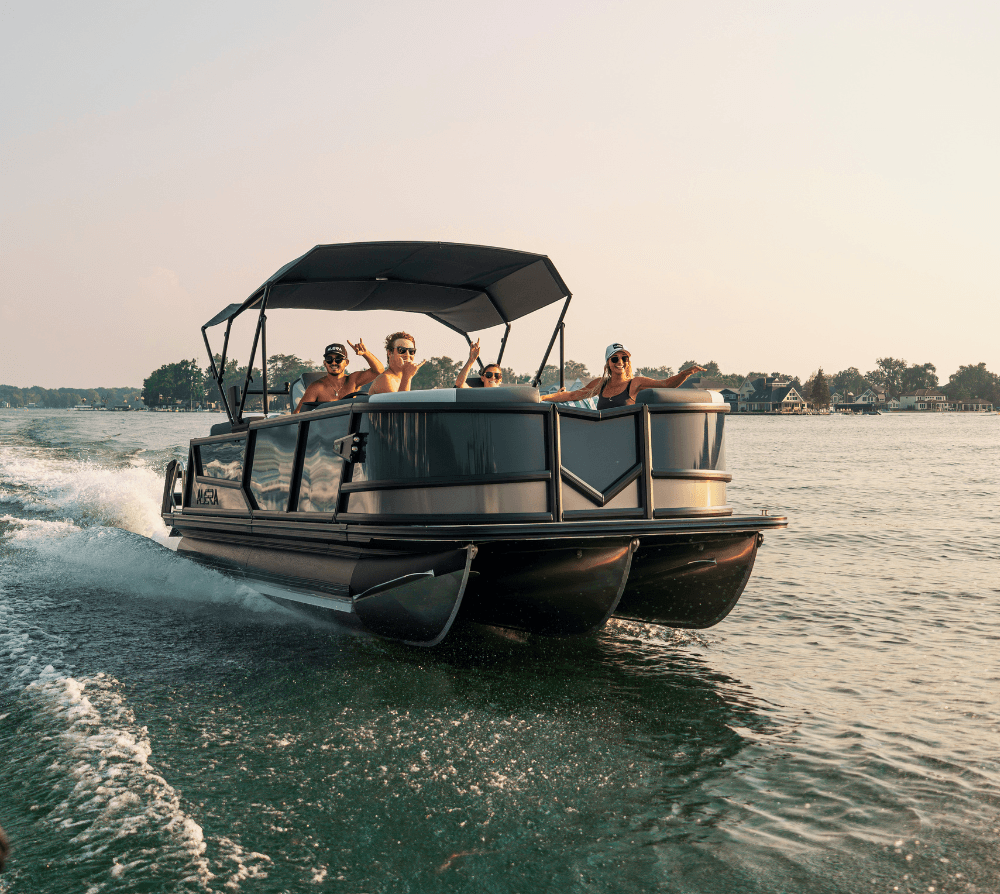 Alera pontoon boat with double lifting strakes