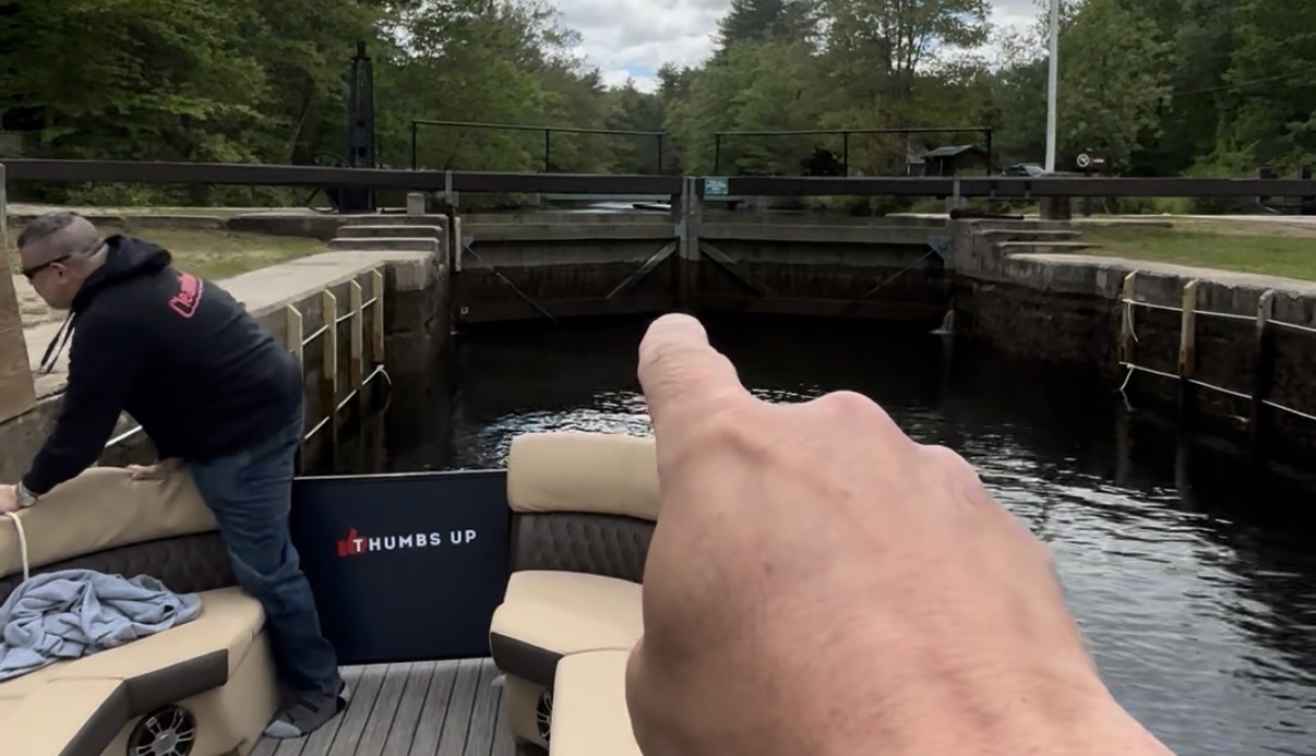 Boat approaching Songo Lock on the Songo River